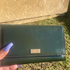 KATE SPADE GREEN CLUTCH , NWT​​